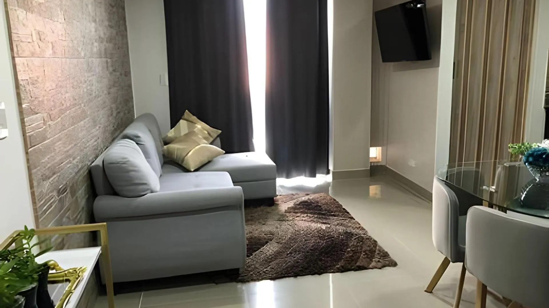 Apartaestudio En Santa Lucia Medellin